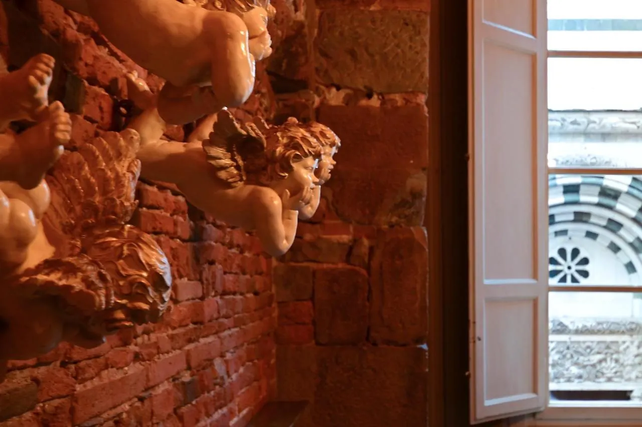 L'Antica Bifore Lucca Bed & Breakfast