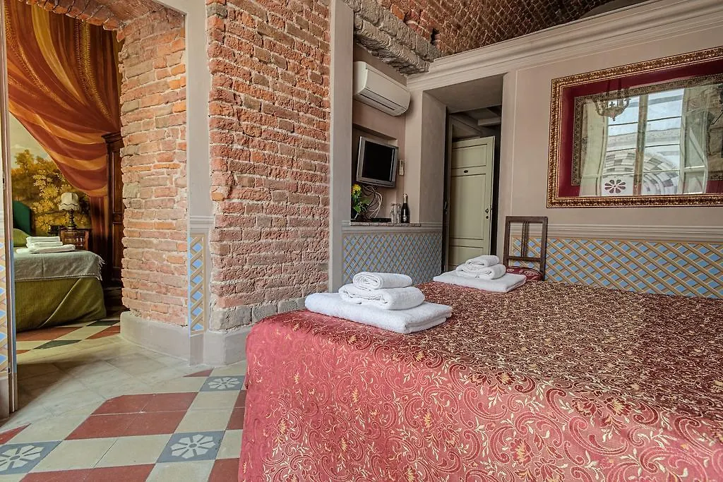 L'Antica Bifore Lucca Bed & Breakfast