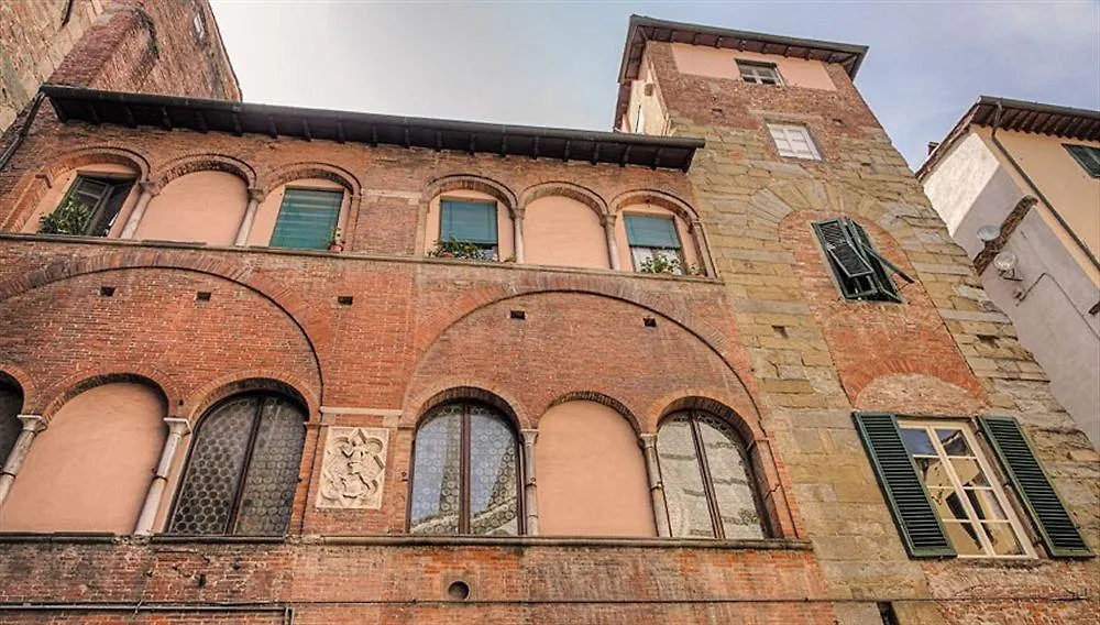 L'Antica Bifore Lucca Bed & Breakfast