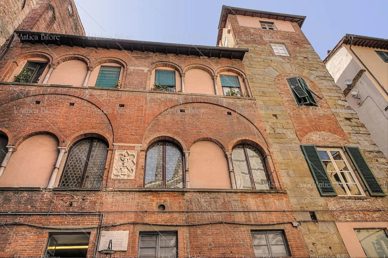 L'Antica Bifore Lucca